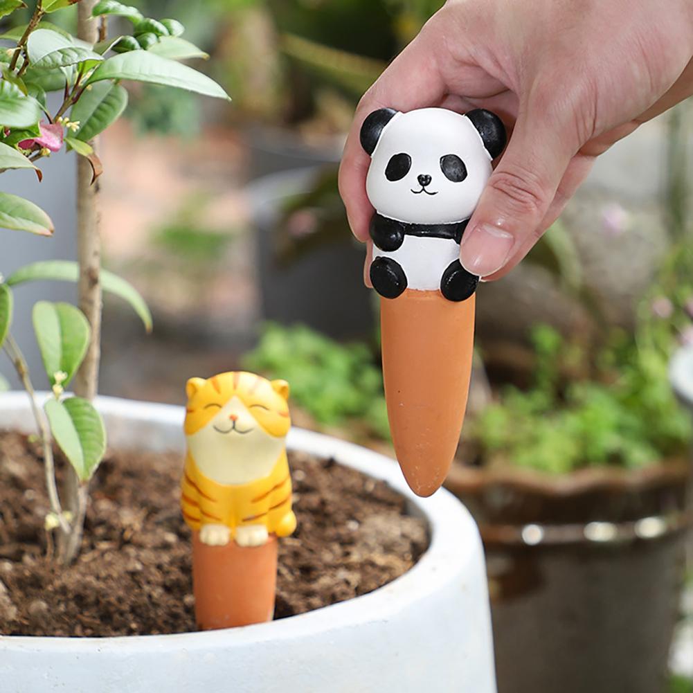 Plant Parent - ชุดอุปกรณ์รดน้ำต้นไม้ 4 ชิ้น รูปสัตว์น่ารัก เสาให้น้ำอัตโนมัติแบบปล่อยน้ำช้า ทำจากดินเหนียว